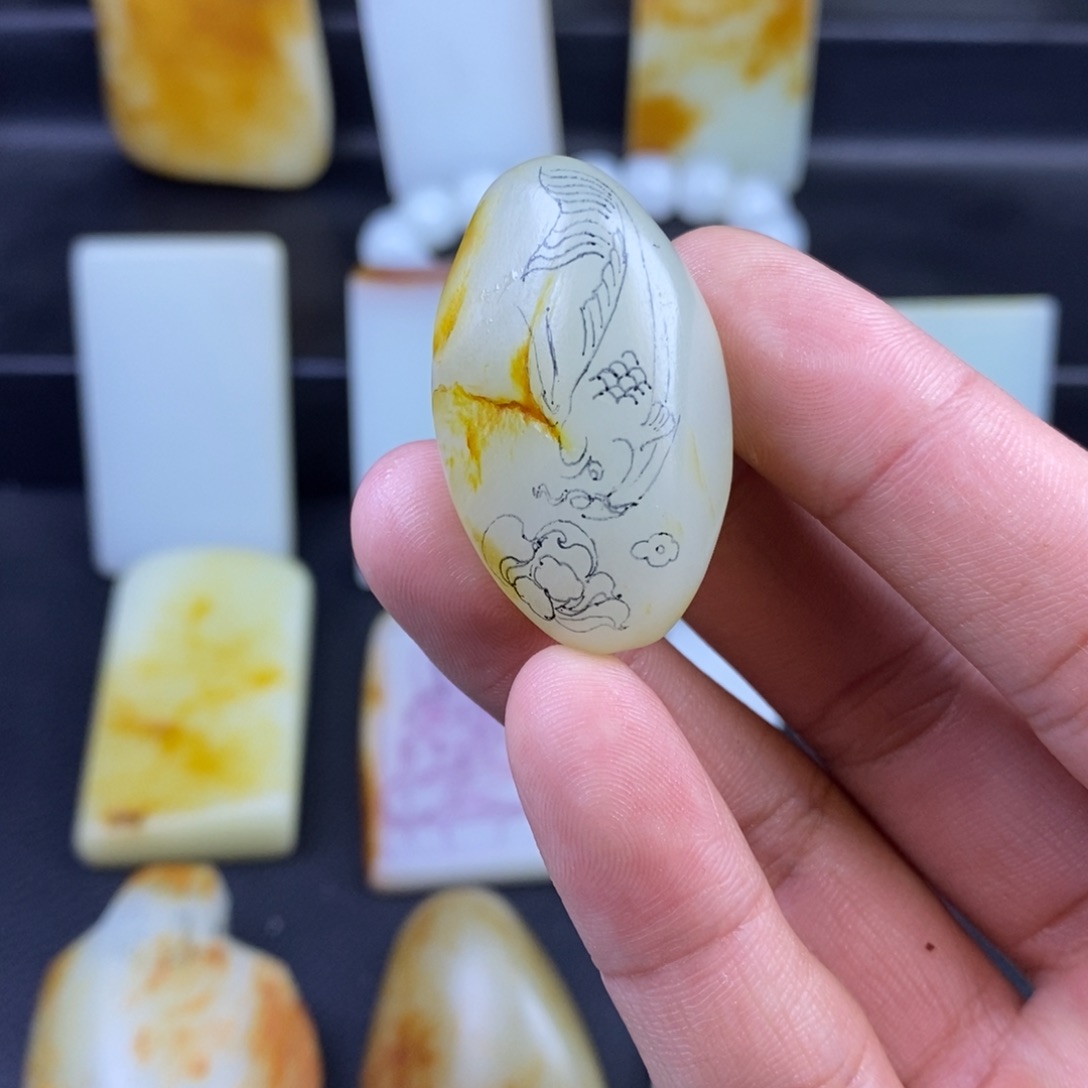 未镶嵌吊坠定制和田玉好***人