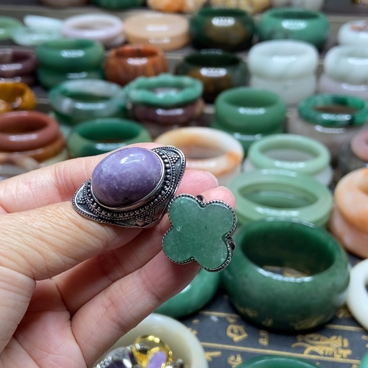 石英质玉手镯未镶嵌