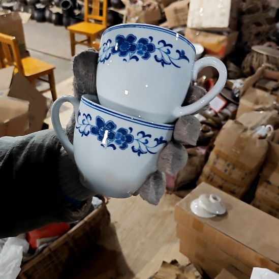 绿泥盘子碗茶壶啥都有