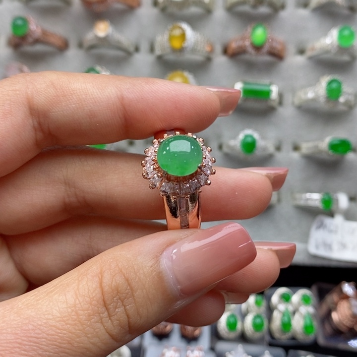 翡翠戒指未镶嵌蛋面