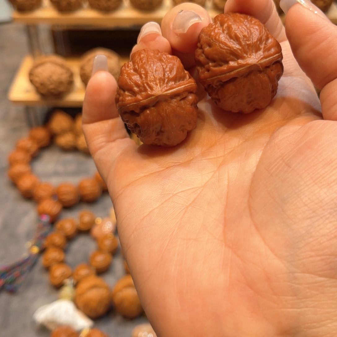 文玩核桃把件红皮将军肚