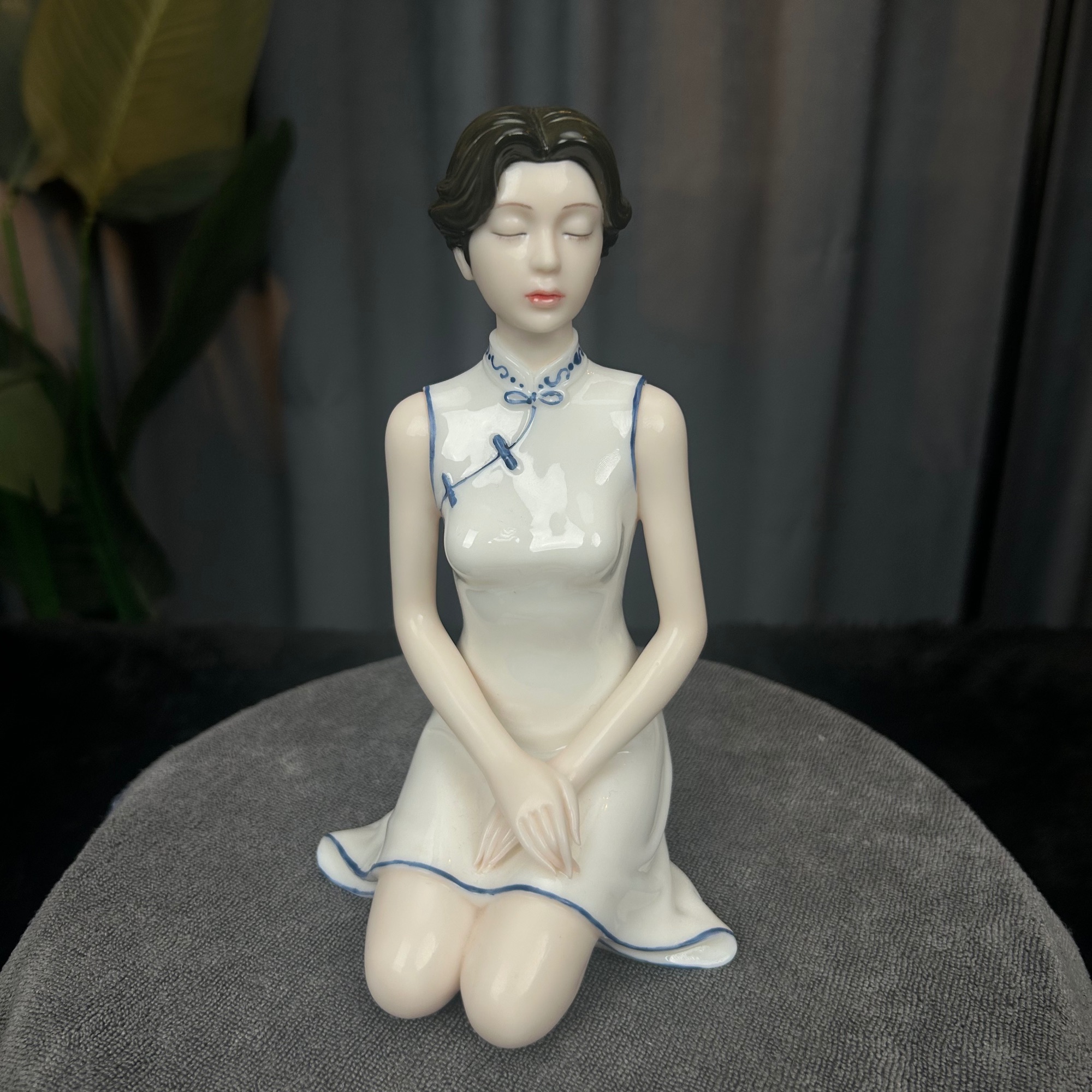 新品 陶瓷艺术仕女摆件 衣边兰 新中式空间点晴之笔