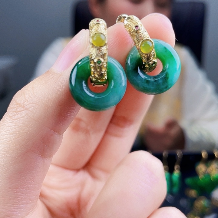 翡翠耳饰未镶嵌饰品