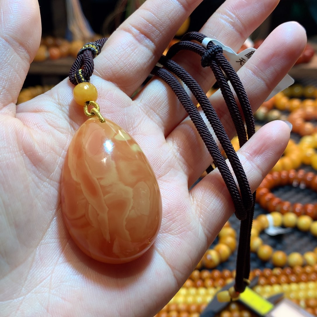 蜜蜡未镶嵌吊坠(赠链)