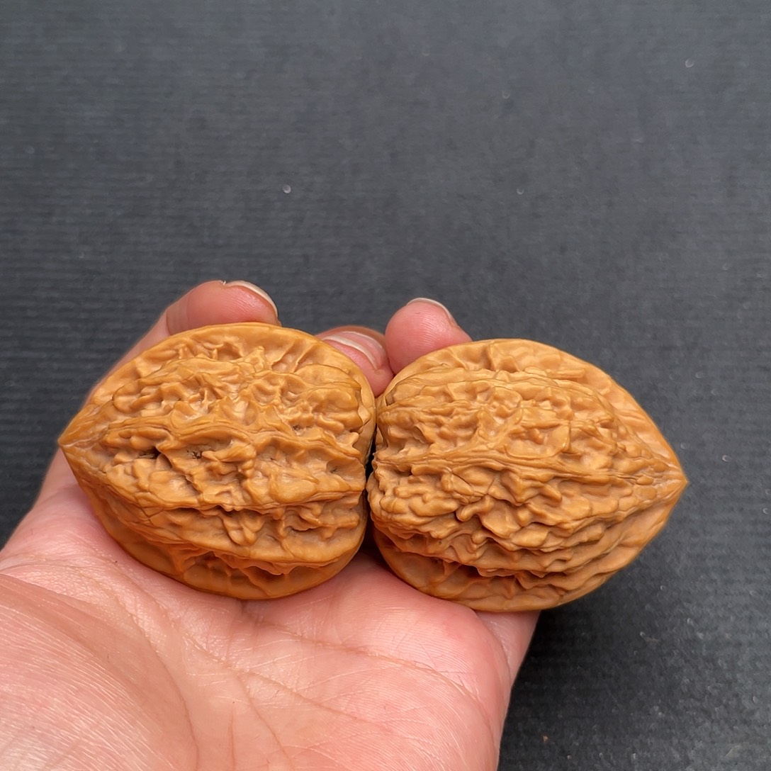 猴头核桃把件42×41精修白茬老款鸡心XM3281