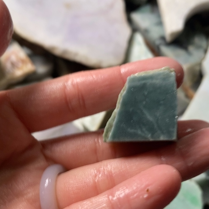 翡翠颈饰未镶嵌天然翡翠