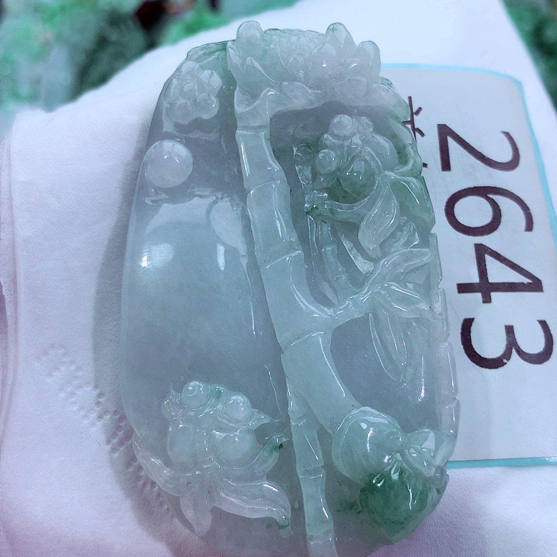 吊坠(不含链)未镶嵌翡翠
