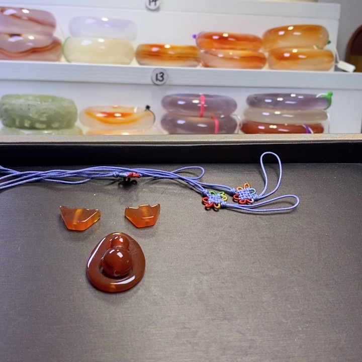 玛瑙/玉髓颈饰未镶嵌