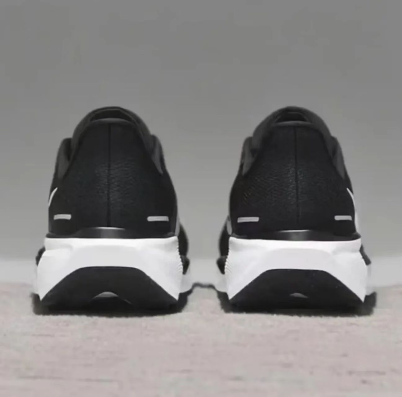 【运费险】断码正品男女情侣款透气百搭休闲运动鞋FM..+