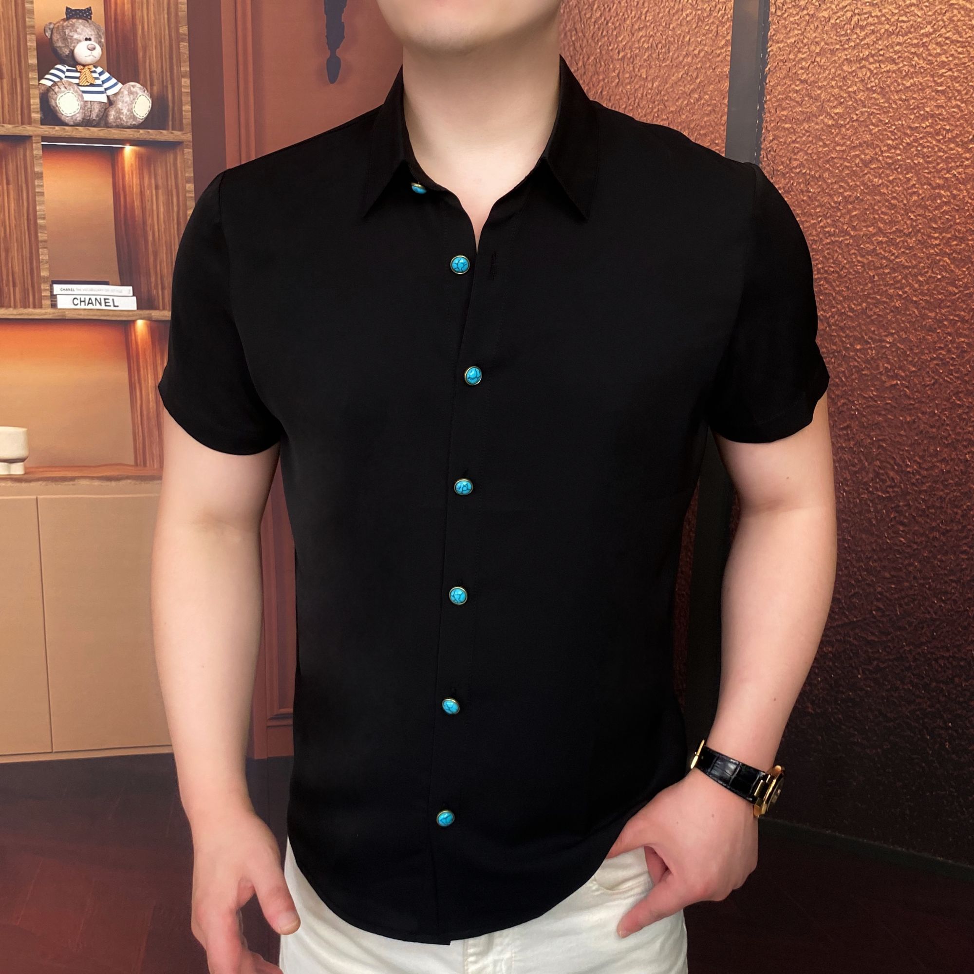 《幽黑蓝扣》2025夏衬衫百搭翻领休闲潮流时尚修身帅气商务个性男士