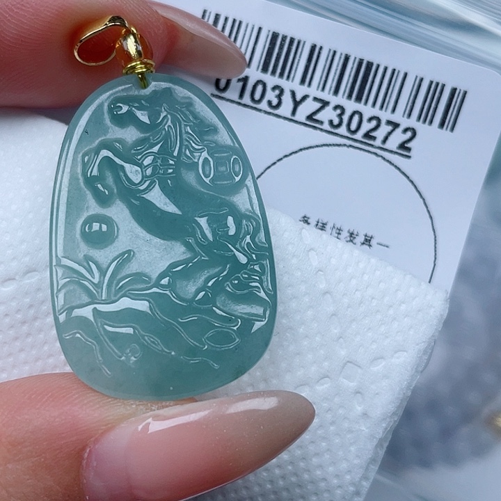 吊坠(不含链)未镶嵌翡翠