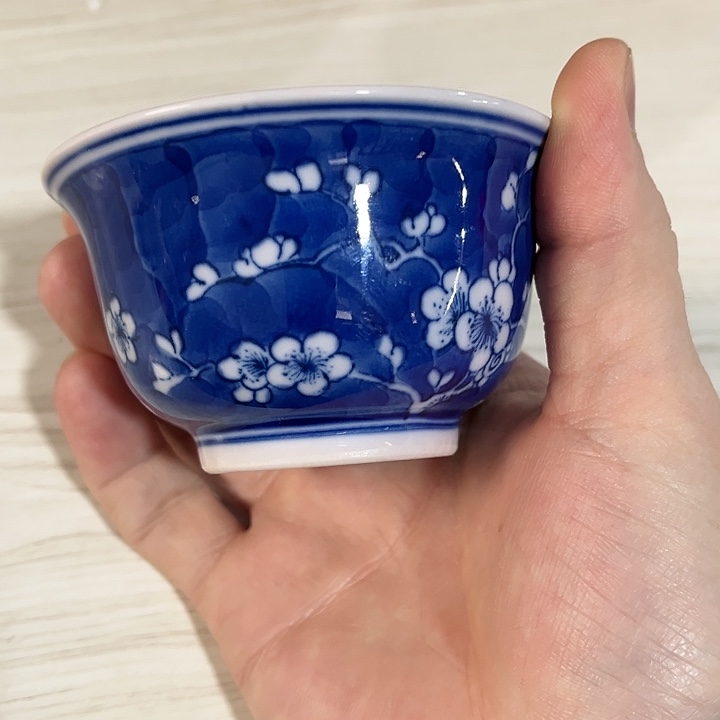 瓷片////景德镇陶瓷杯子。红。