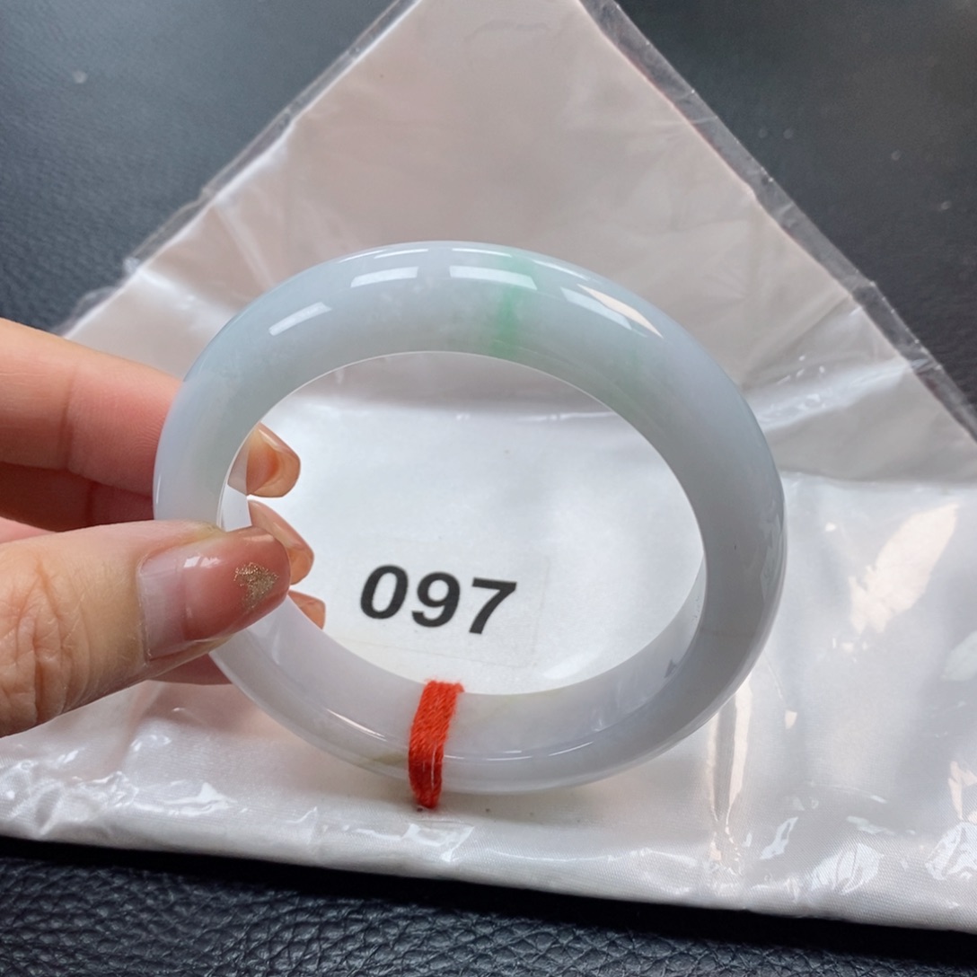 【闪购商品】翡翠手镯未镶嵌55圈