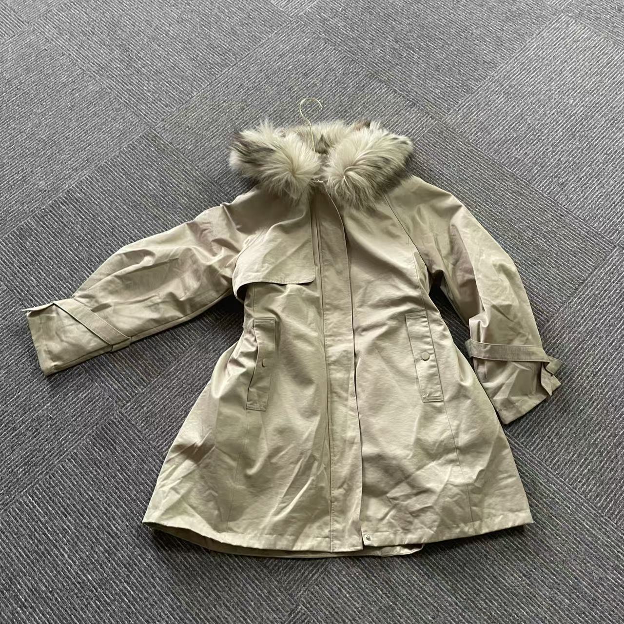 2025年高货杏绿真狐狸毛派克服真毛外套显瘦气质常规外套气质款女