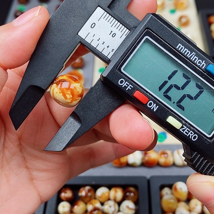 蜜蜡裸石未镶嵌蜜蜡