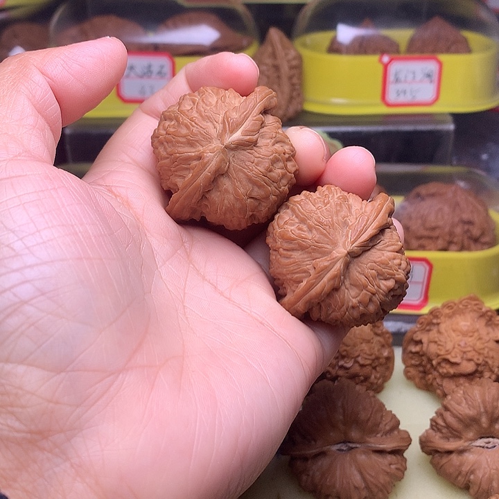 文玩核桃吊坠纳**？闷白