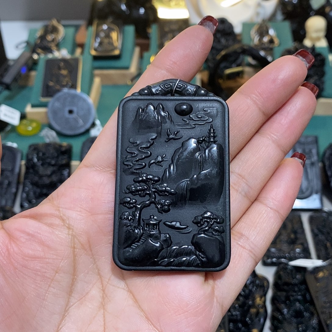 蛇纹石玉颈饰未镶嵌皓**空