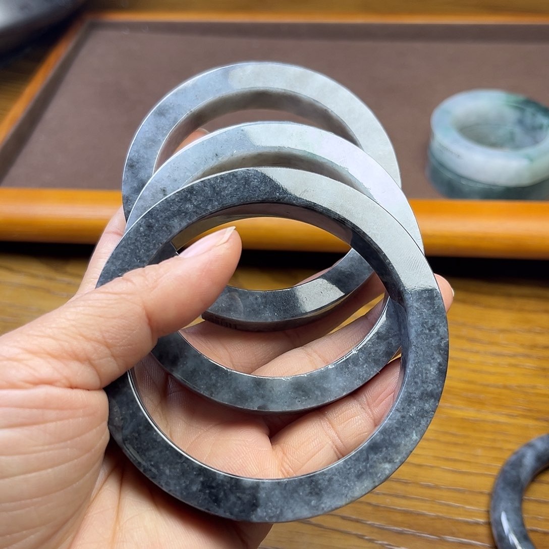 定制翡翠SZ未镶嵌翡翠手镯 多样性发货之一