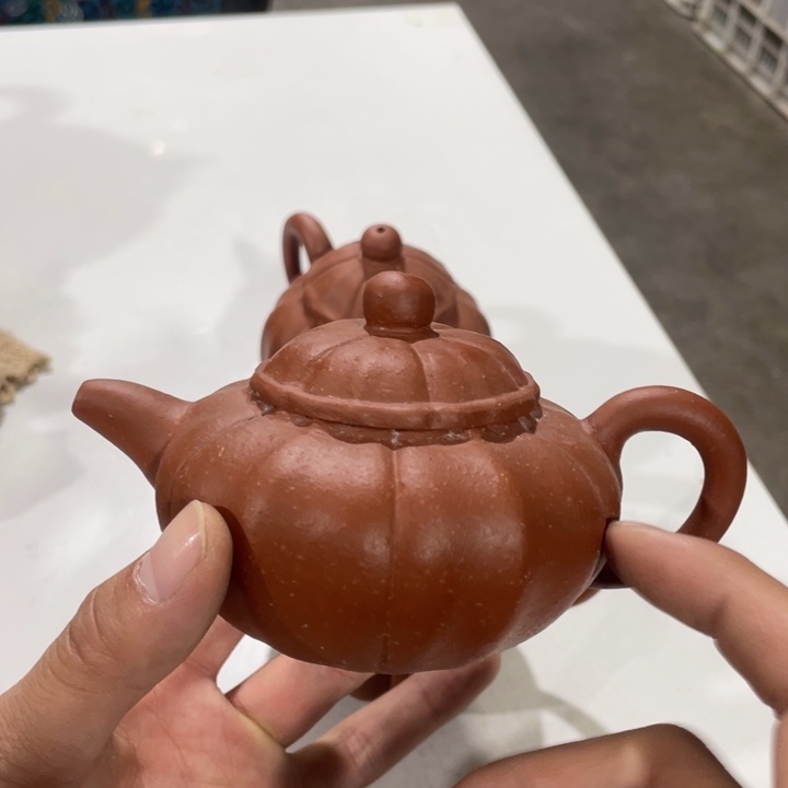 紫砂茶壶老厂紫砂壶一件。