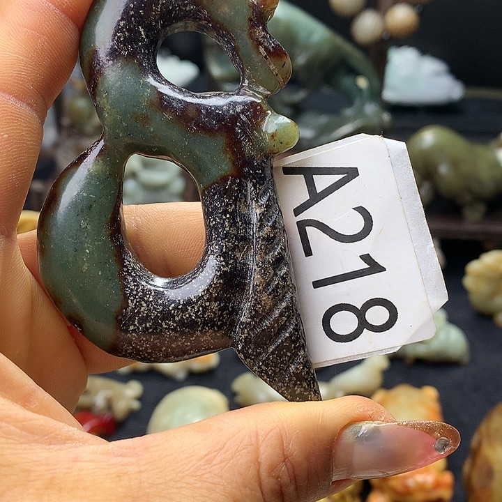 和田玉未镶嵌车挂