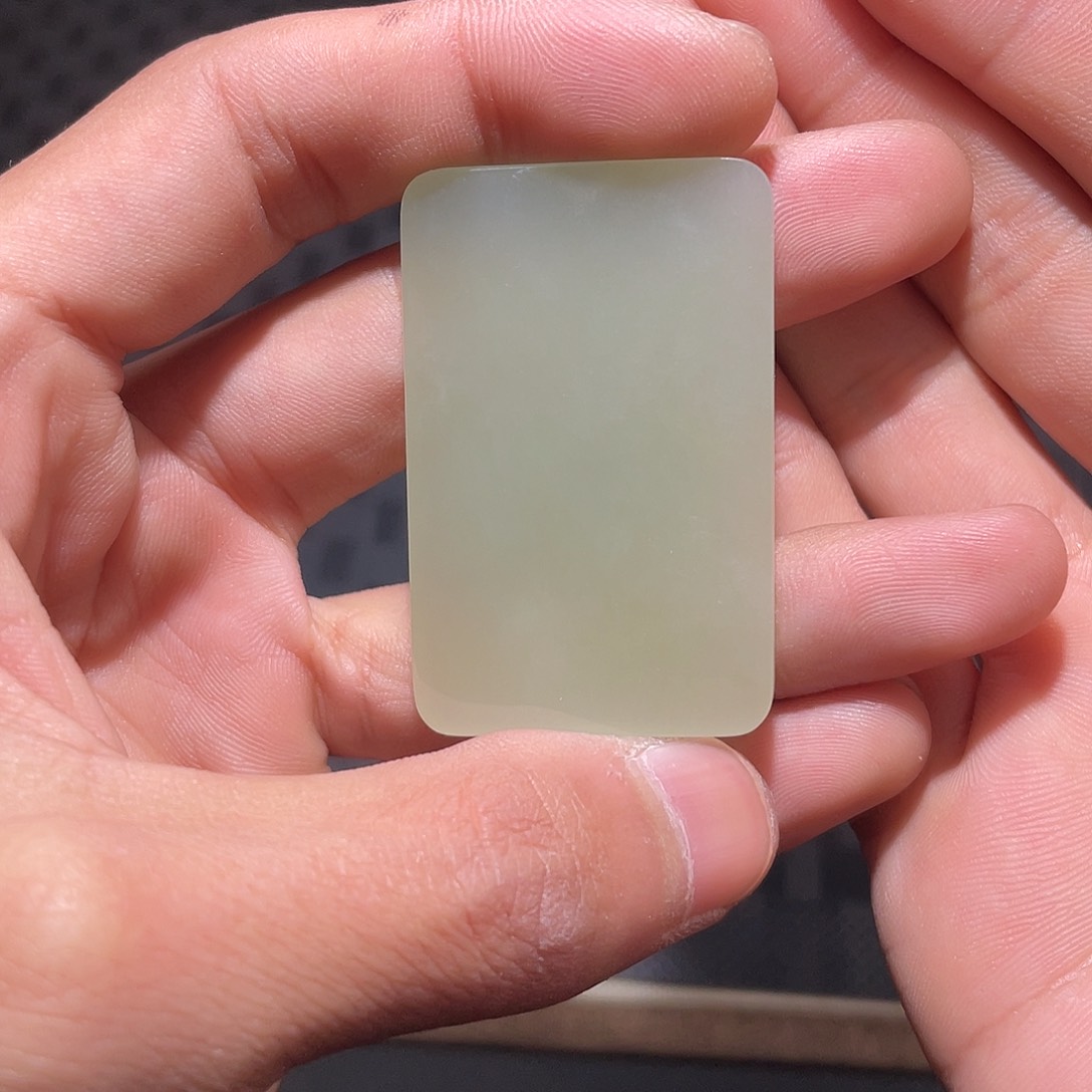 和田玉吊坠18未镶嵌