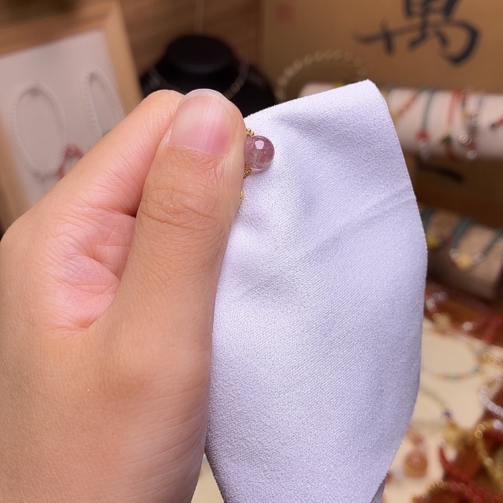 未镶嵌颈饰碧玺35