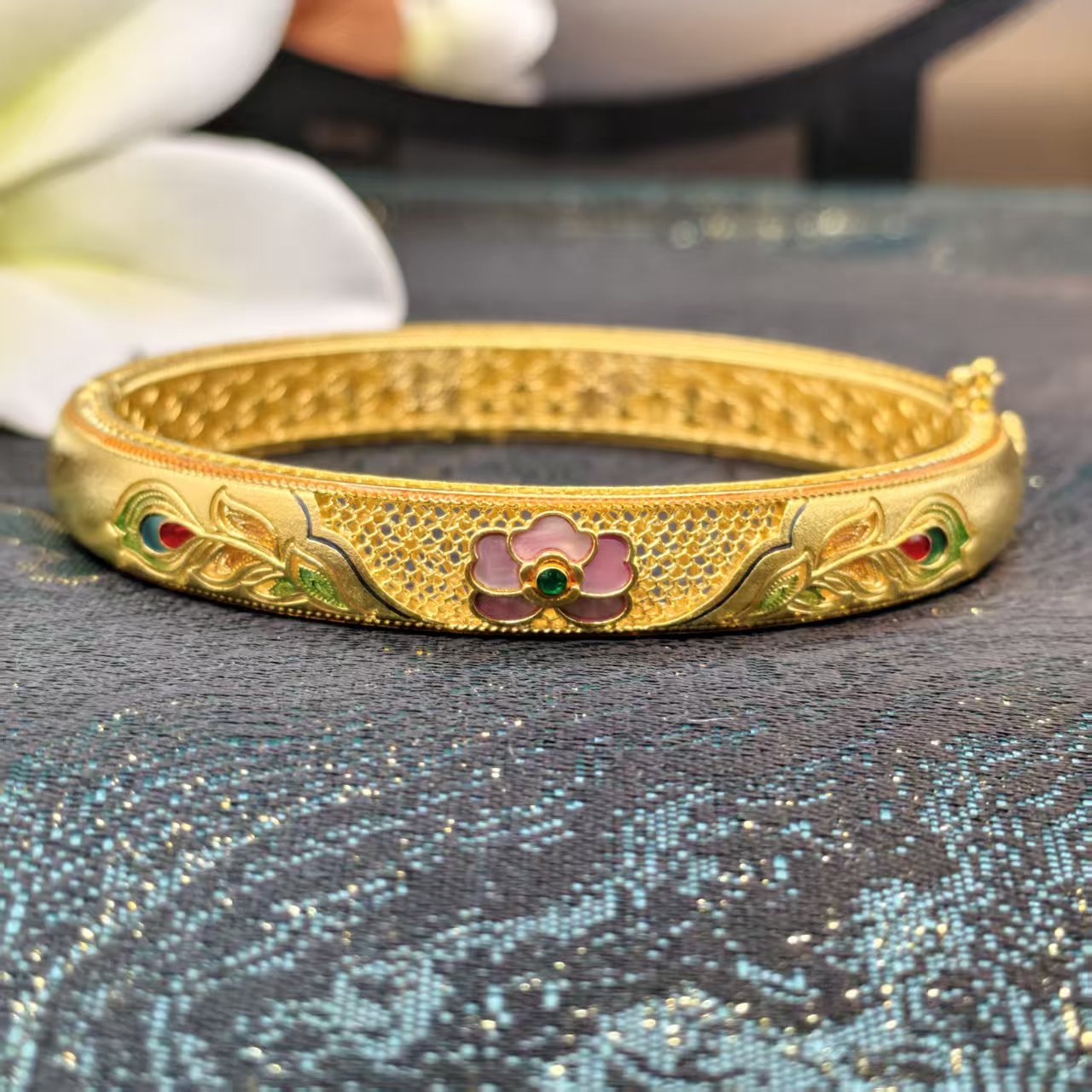 【恒潮珠宝】34.24g足金古法螺钿手镯H0964803