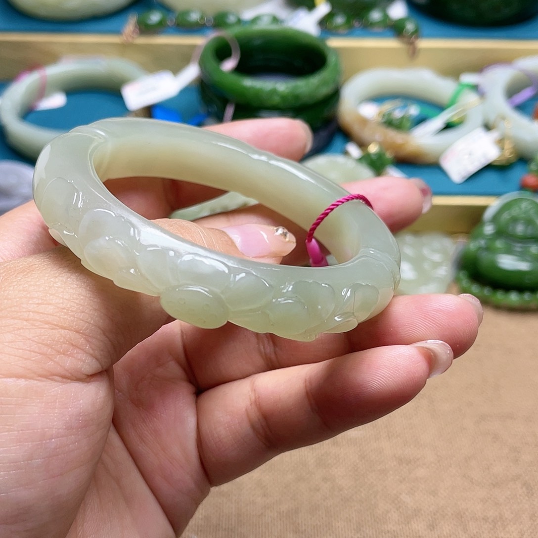 【闪购商品】和田玉手镯56圈口21未镶嵌