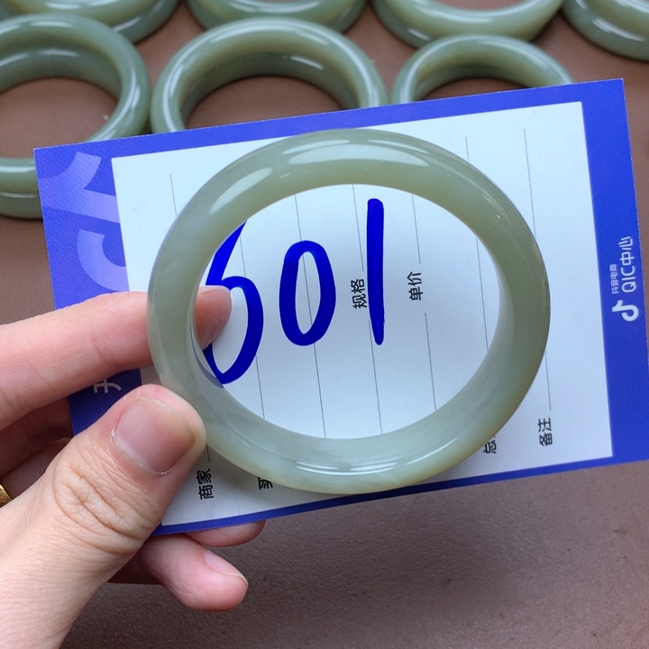 和田玉未镶嵌手镯56