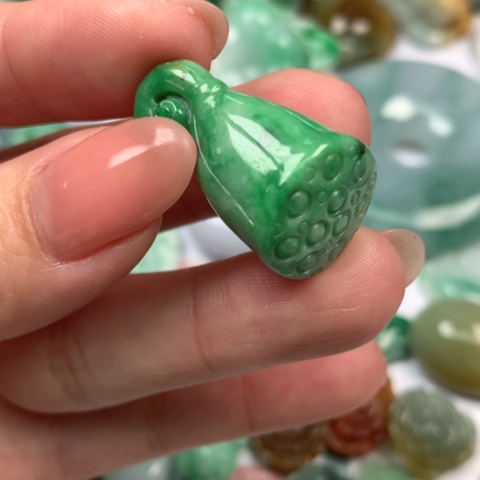 翡翠颈饰未镶嵌翡翠