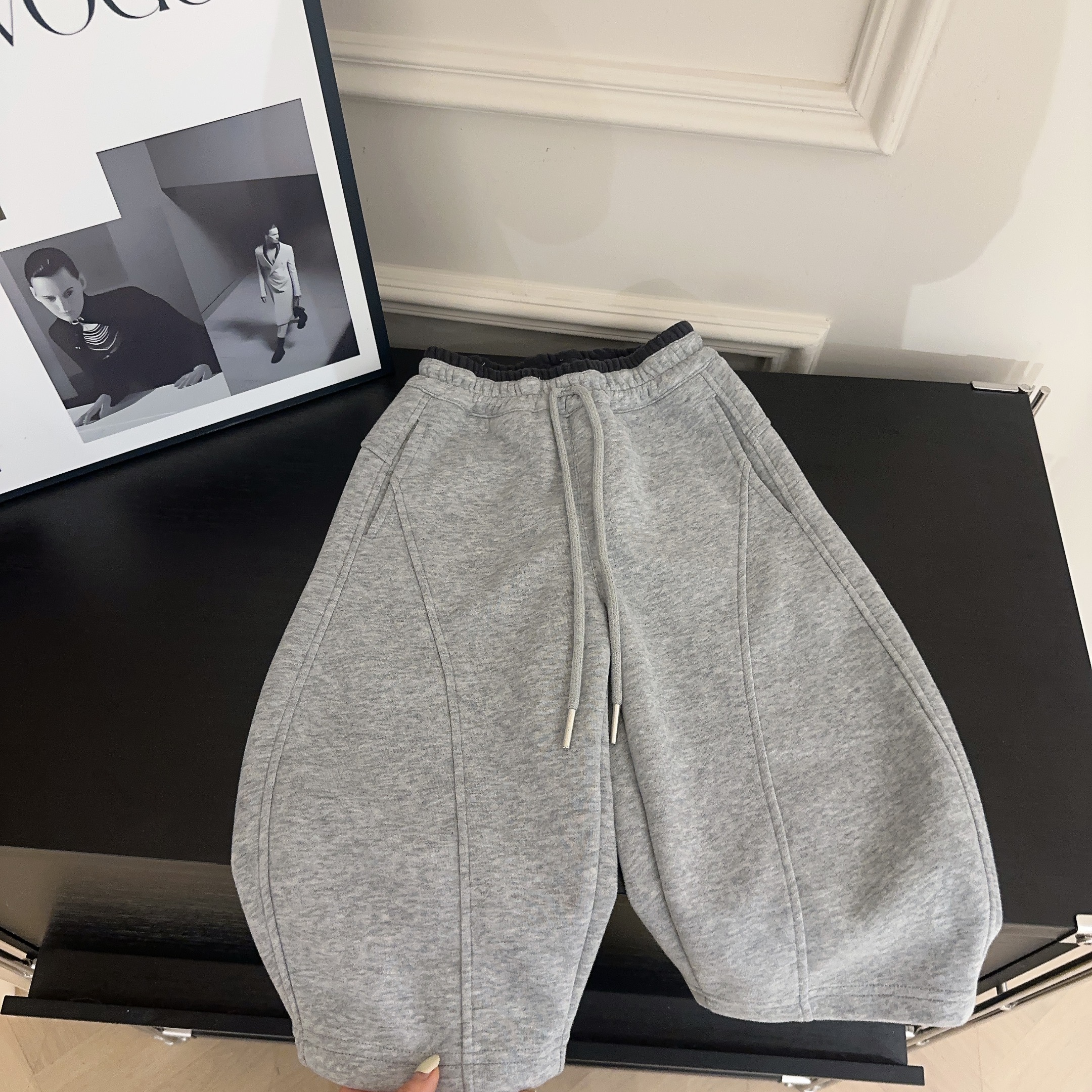 【两个小盆友】2025秋款儿童中小童韩版卫裤宽松百搭弯刀裤子885857