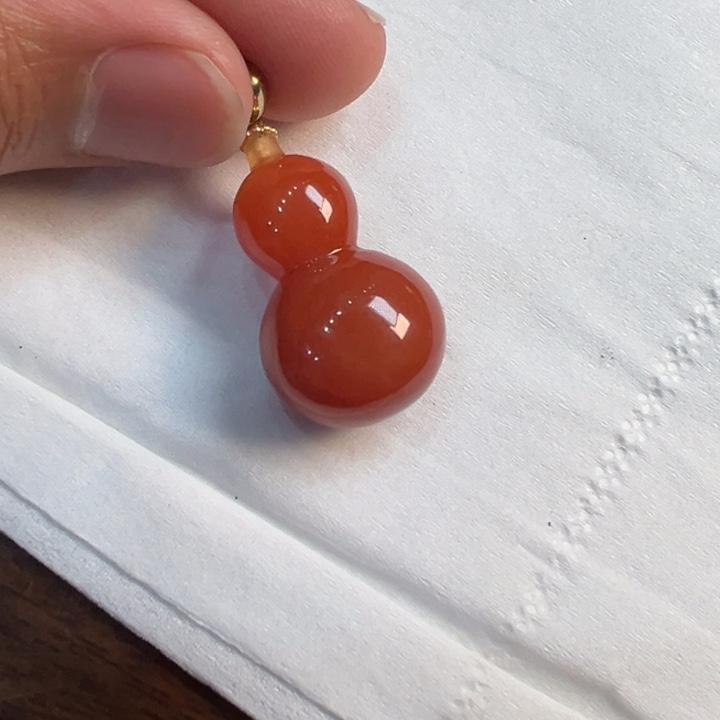 石英质玉（黄龙玉）颈饰未镶嵌