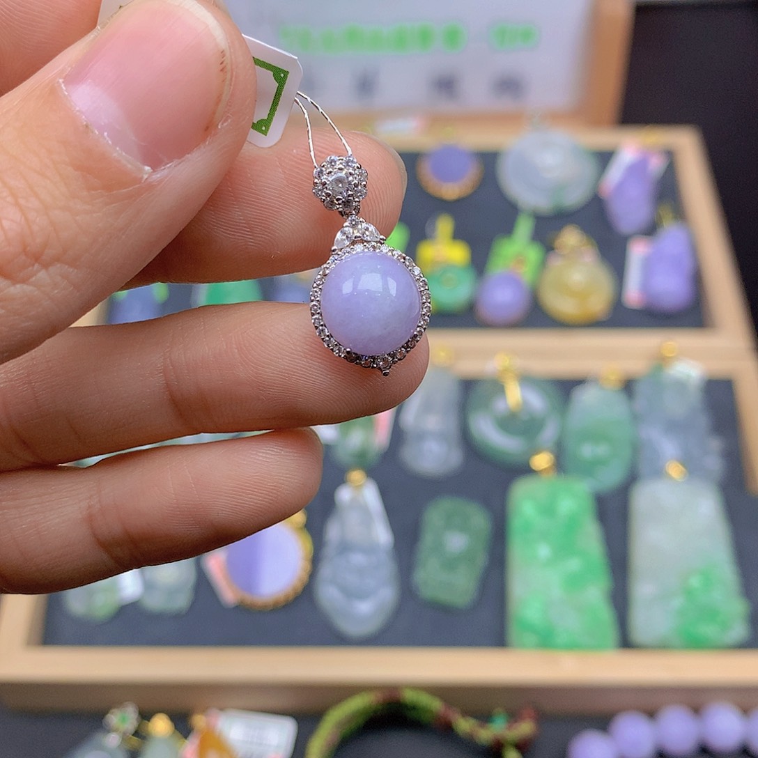 翡翠颈饰未镶嵌翡翠 