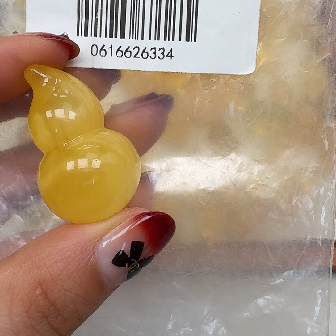 琥珀未镶嵌裸石悠悠