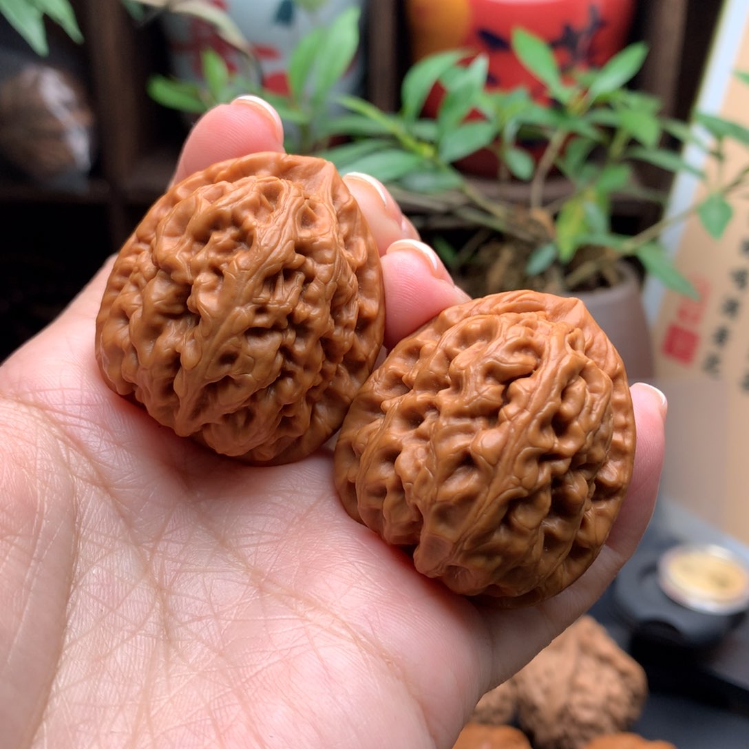 文玩核桃把件39全红锦鲤