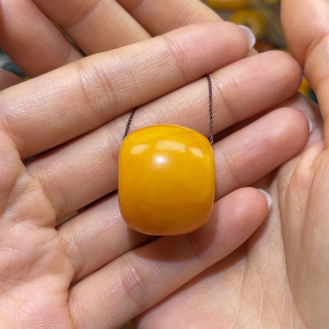 【闪购商品】琥珀裸石未镶嵌三通