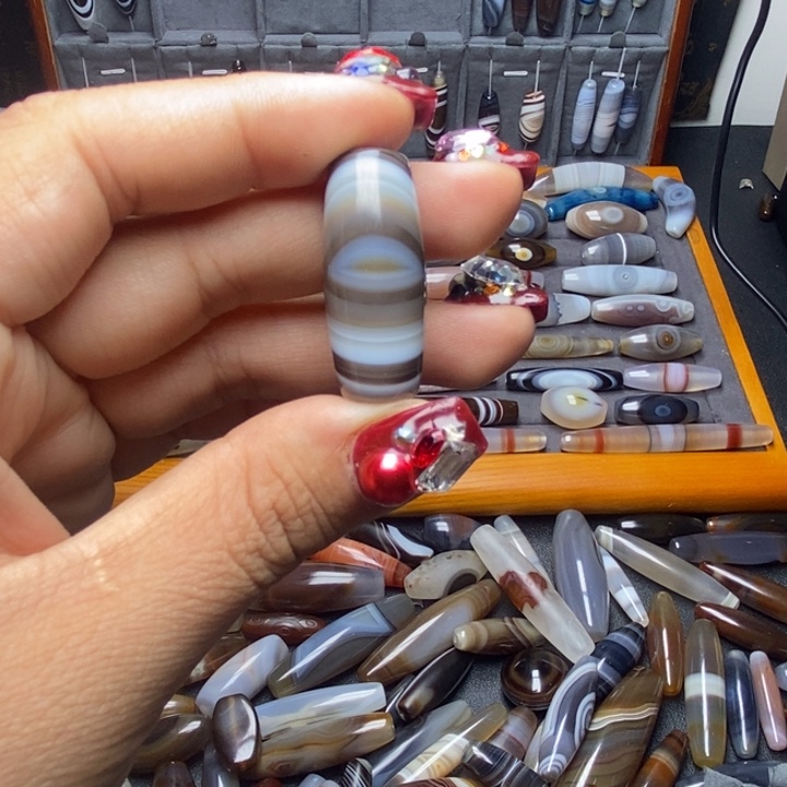 玛瑙/玉髓颈饰未镶嵌云**轻