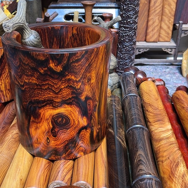 微凹黄檀（南美大红酸枝）成*乐