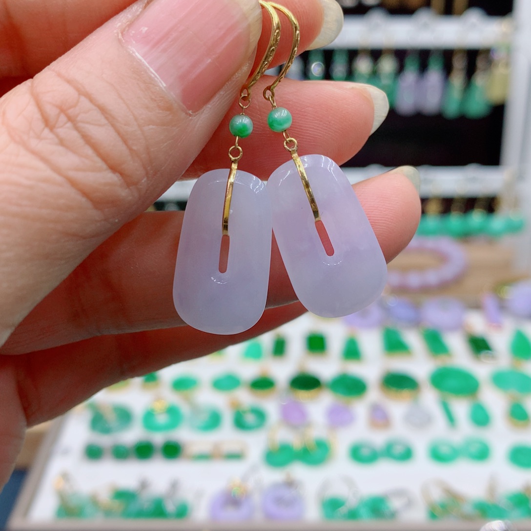 翡翠18K金镶嵌耳饰的