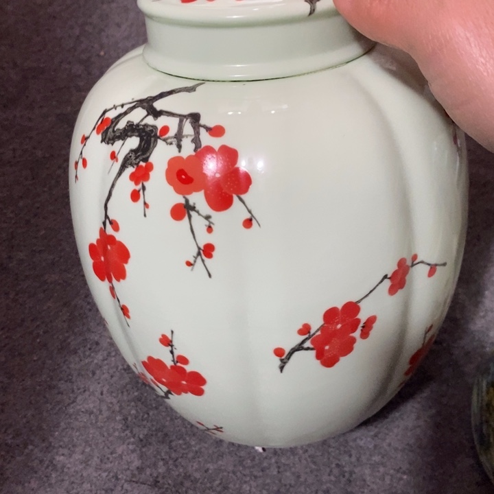 摆件陶绿稀土红梅罐子