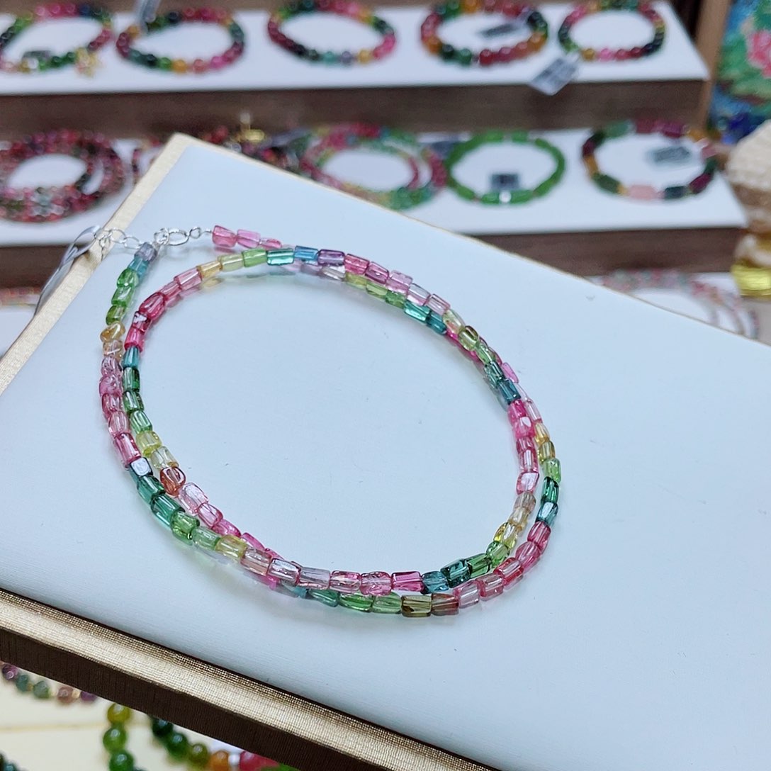 碧玺颈饰未镶嵌多样性发其一