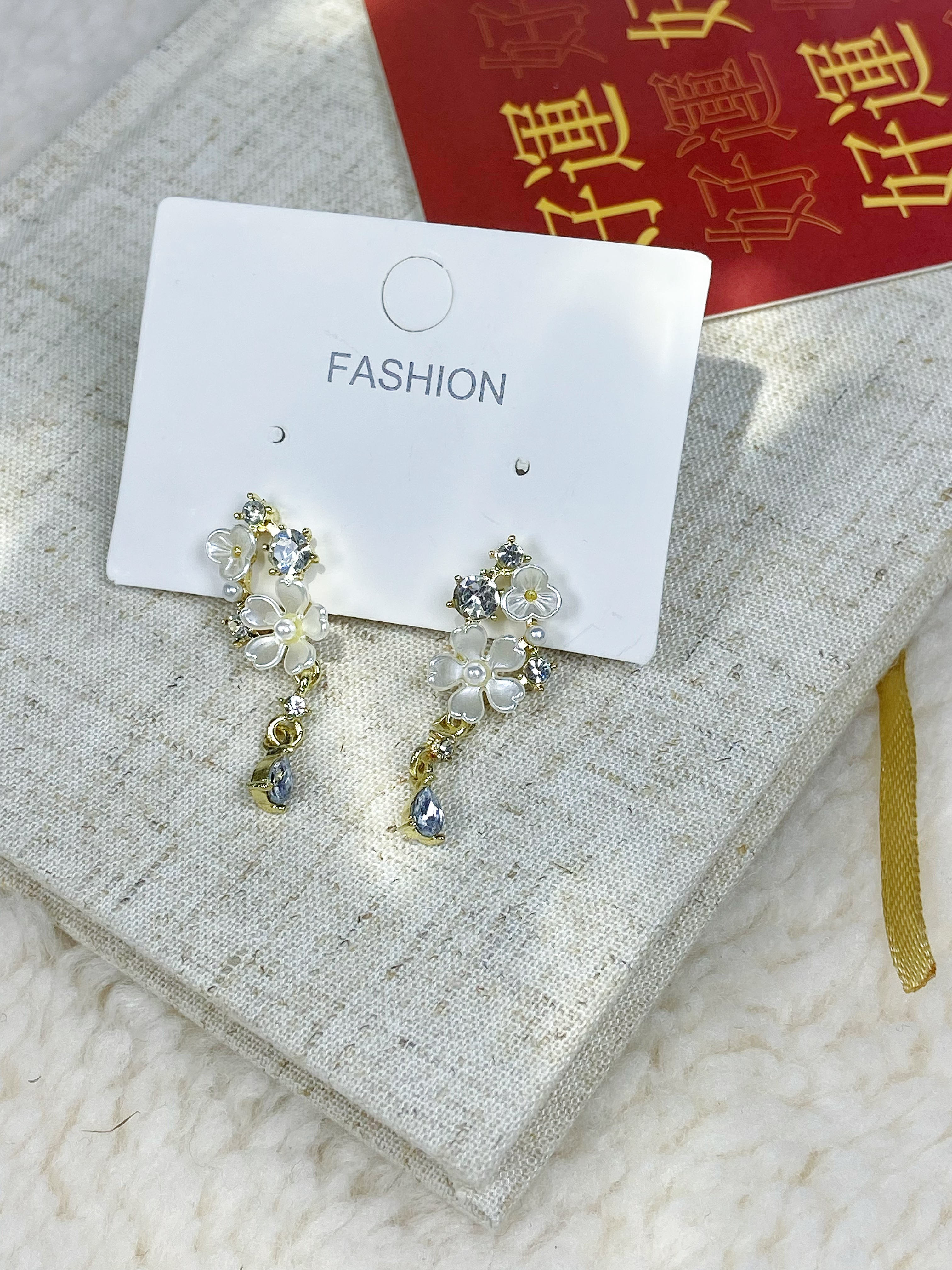 铜合金耳饰 铜合金耳饰 高级感 精致名媛风 优雅知性