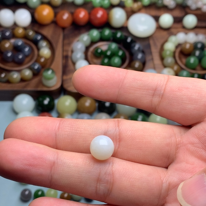 富***球和田玉散珠卡 10白玉