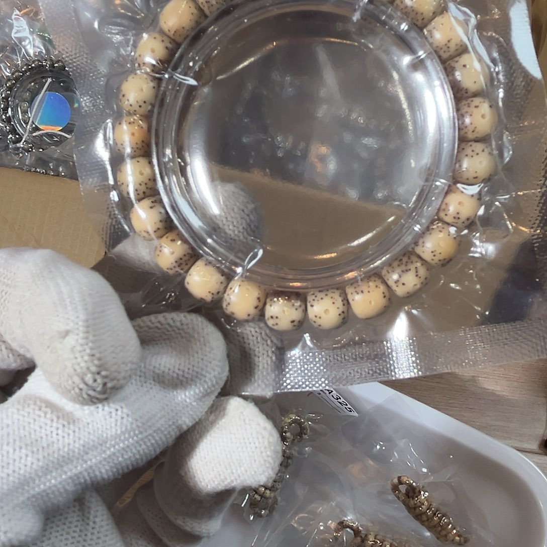 v***n吊坠星月菩提9火烧云，304