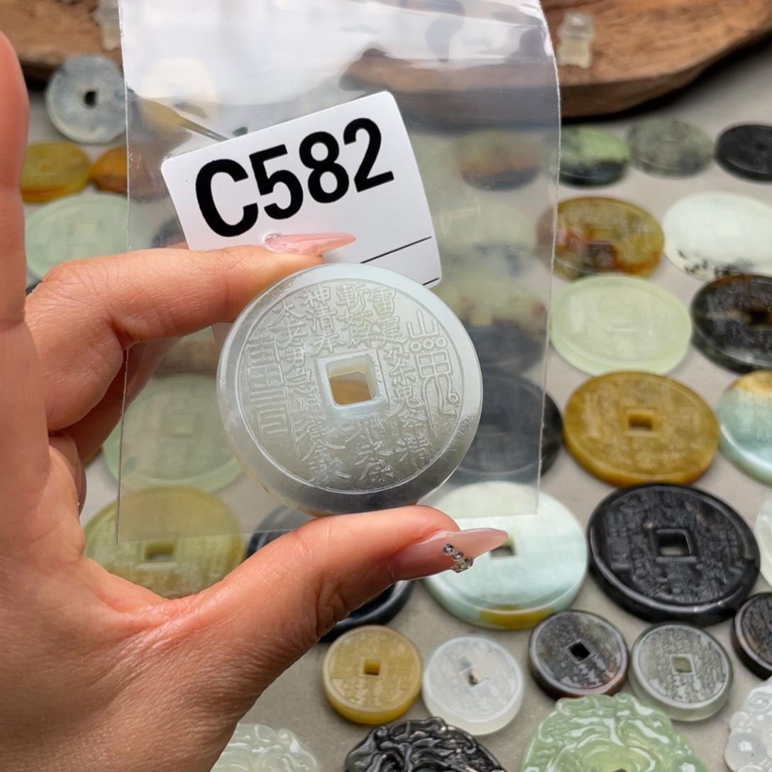 蛇纹石玉颈饰未镶嵌ぃ***甜