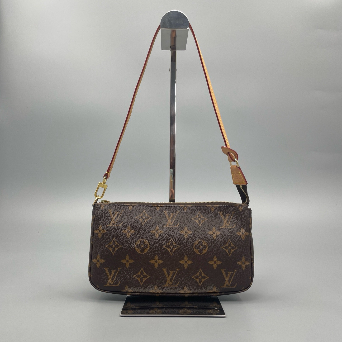 95新 LouisVuitton/路易威登 大麻将单肩腋下纯芯片22*12  A3740