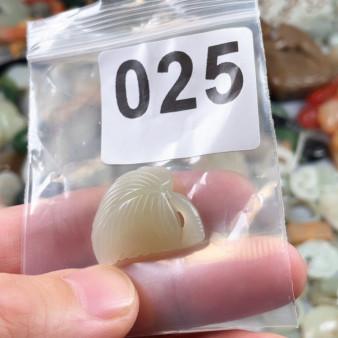 和田玉（糖玉）颈饰未镶嵌