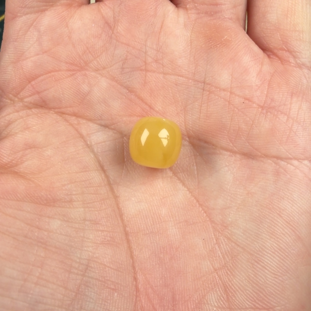 百***味琥珀未镶嵌裸石12mm俄料老型
