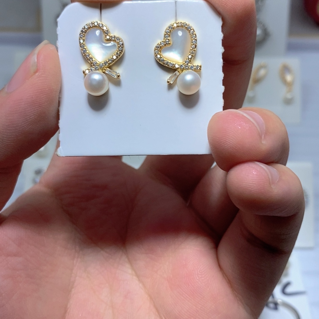 银S925镶嵌耳饰淡水珍珠