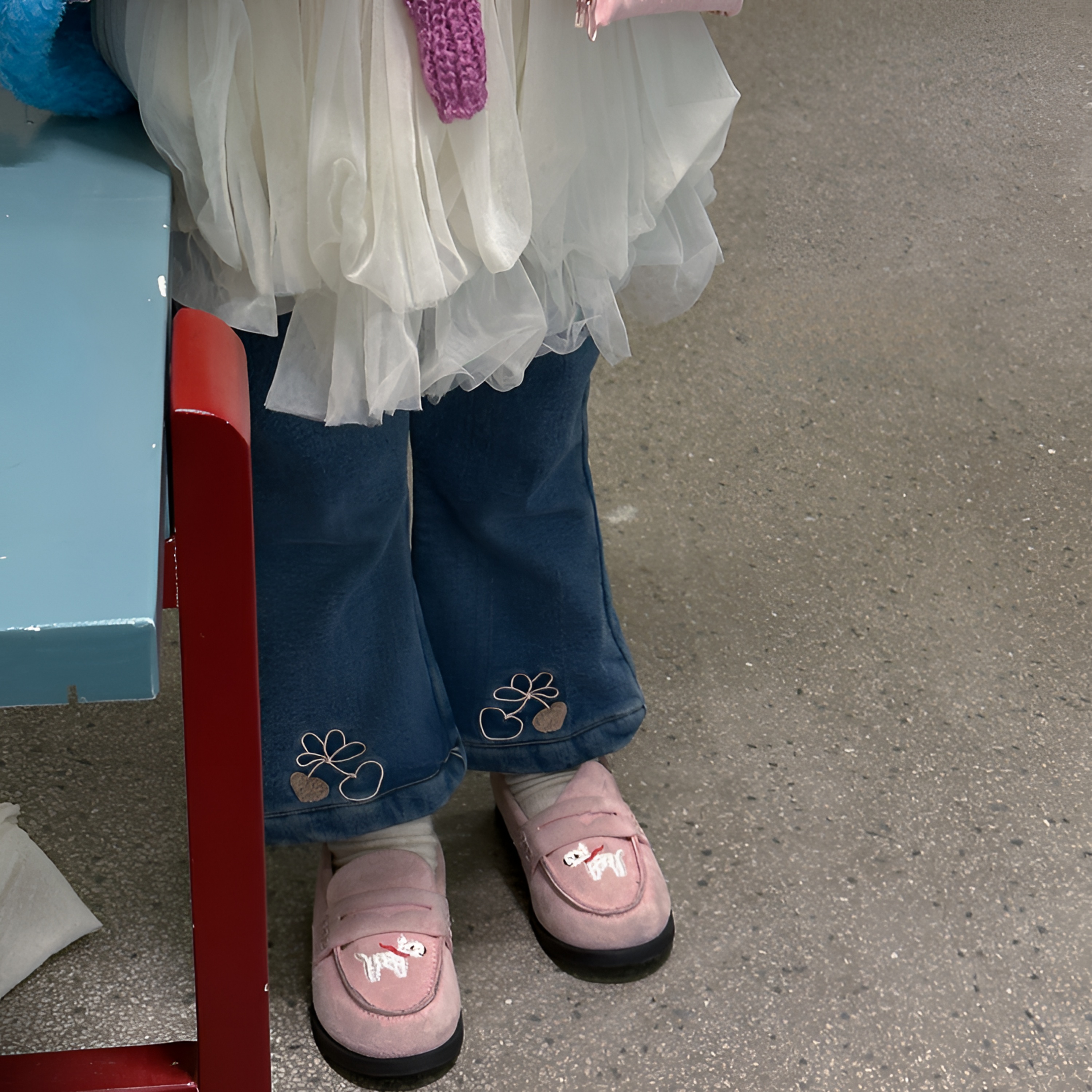 2025冬加厚牛仔裤 新款绣花微喇儿童裤